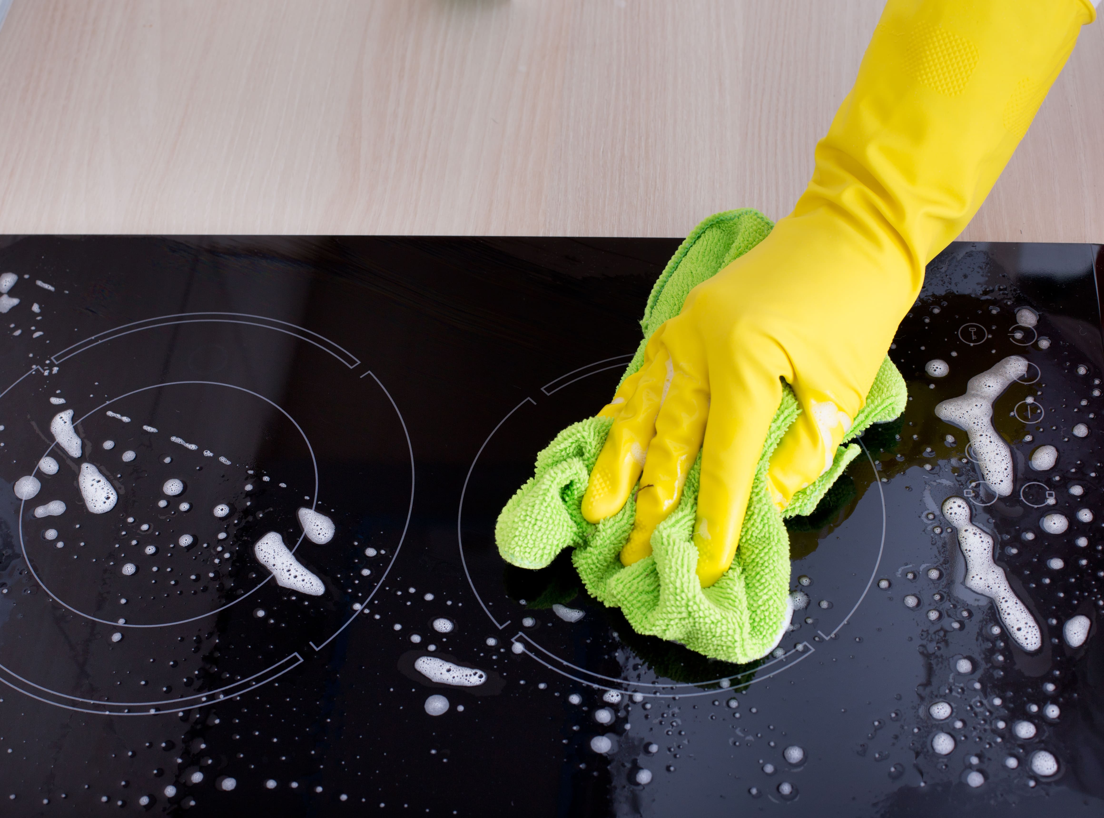 Как и чем очистить стеклокерамическую плиту – 7 способов